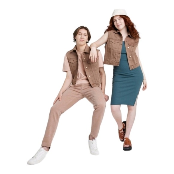 Wild Fable Denim Vest Brown
(NWT)
Mineral Dyed Retro Trucker Vest
Womens - Picture 4 of 6